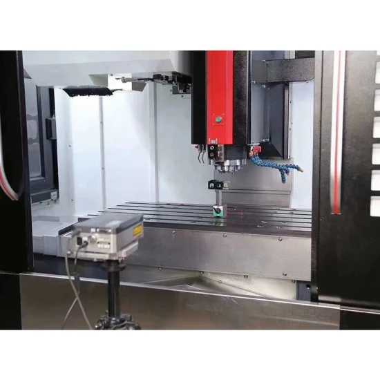 Chine Vente chaude Vmc650 haute précision CNC fraisage coupe perçage taraudage et gravure centre d'usinage vertical machine CNC